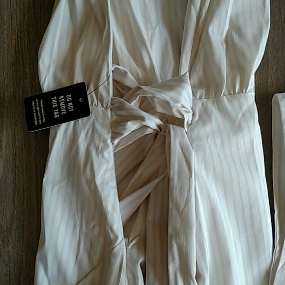 Express Striped White Sleeveless Modest Dress - Picture 6 of 8